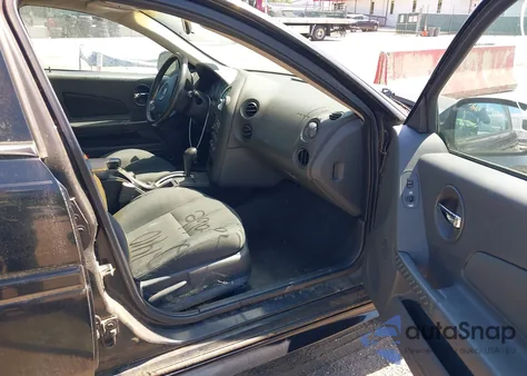 2004 Pontiac Grand Prix Gt2 z USA, uszkodzony, nr VIN 2G2WS522041235058